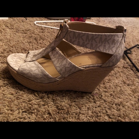Michael Kors sandals - Picture 2 of 2